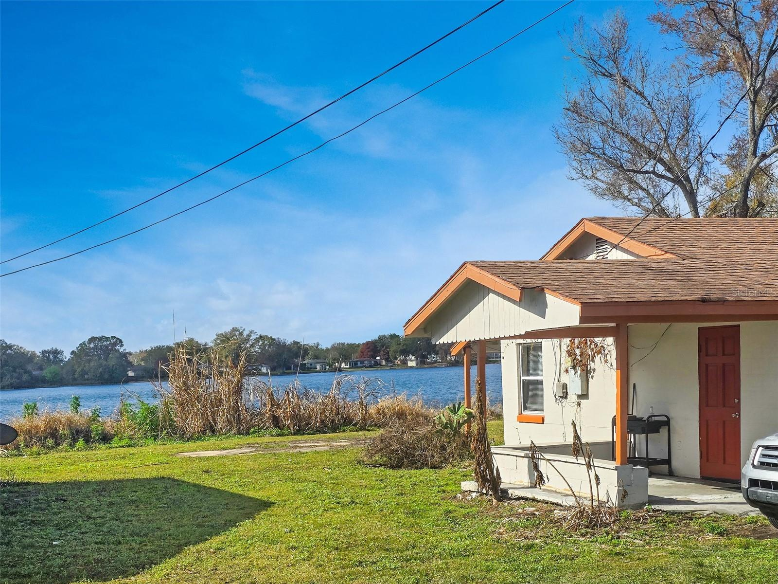 37 Unit Multifamily Property For Sale in Orlando - some waterfront $4,500,000